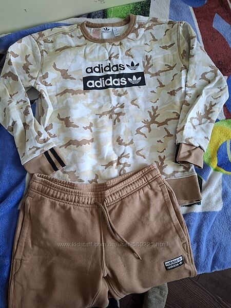 Спортиниий костюм 