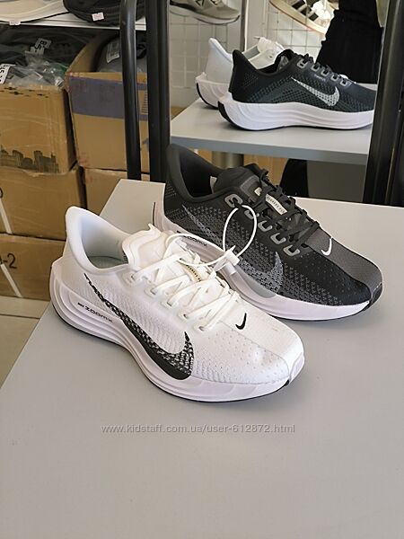 Легенька моделька кросівок 36-41рр