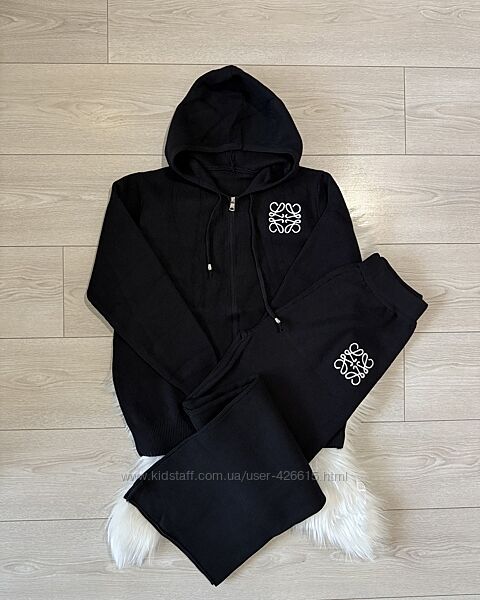 Женский теплый костюм Loewe