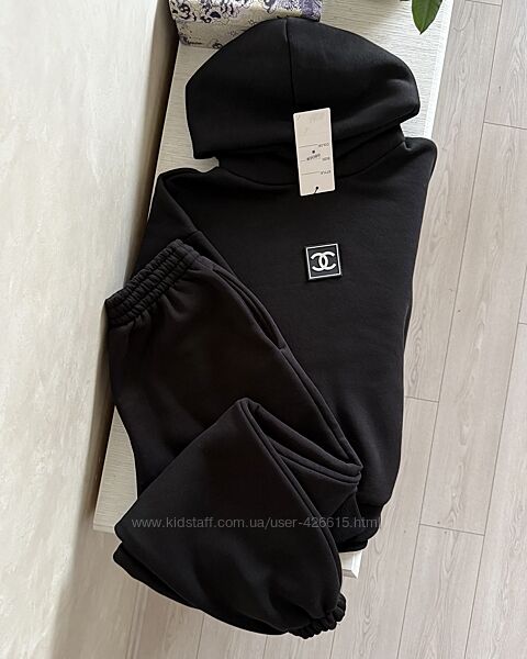 Теплый костюм в стиле Chanel