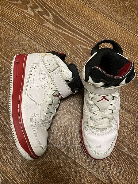 Jordan кросівки