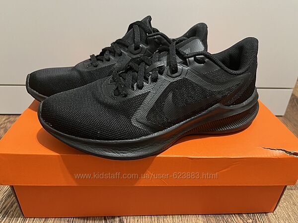 Оригінальні кросівки Nike Downshifter 10 розмір5,5
