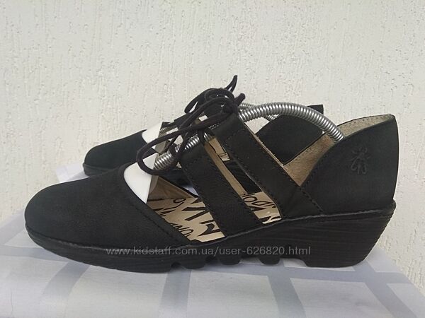 Брендовие кожанние туфли, босоножки Fly London р.41