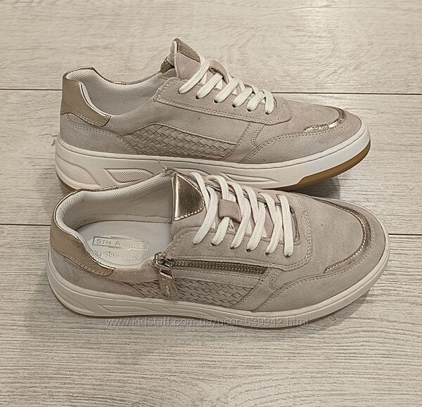 Стильні кросівки 39 розмір, устілка 24-25 см