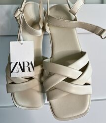 Босоніжки Zara, нові