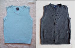 Жилетки теплі, на 3-5 років.