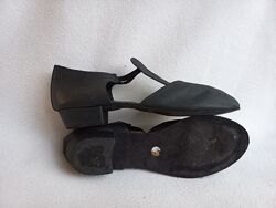 Танцювальні туфлі джазовки, устілка 25,5 см.