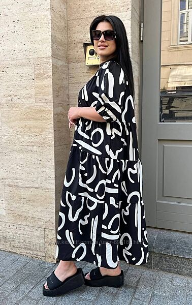 Жіноча сукня, багатоярусна, трапецивідна