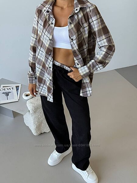 Стильний жіночий костюм у casual-стилі