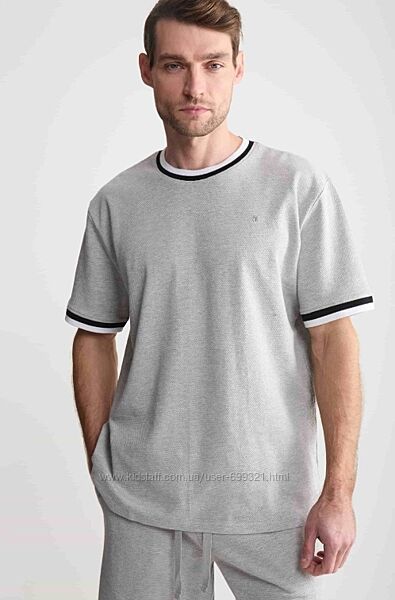 Класна футболка Naviale