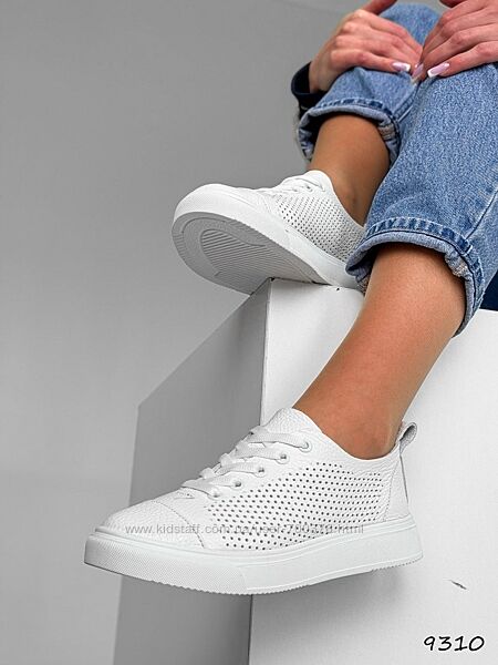 Кеди Alesia, натуральна шкіра з перфорацією, білі