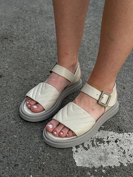 Босоніжки, натуральна шкіра, бежевого кольору