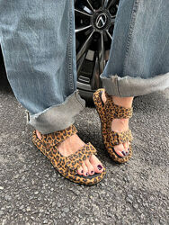 Босоніжки, натуральна замша, леопардові, на липучках