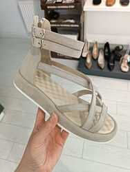 Босоніжки, натуральна замша, молочні