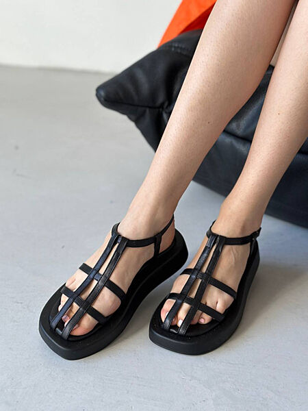 Босоніжки, натуральна шкіра, чорного кольору