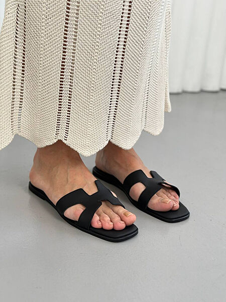 Шльопанці,  натуральна шкіра, чорні