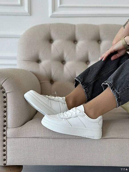 Кросівки білі, натуральна шкіра