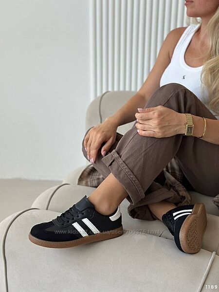 Базові кеди в стилі бренду, чорні