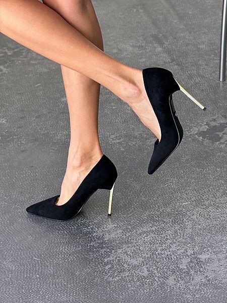 Туфлі з виразним підбором, чорні