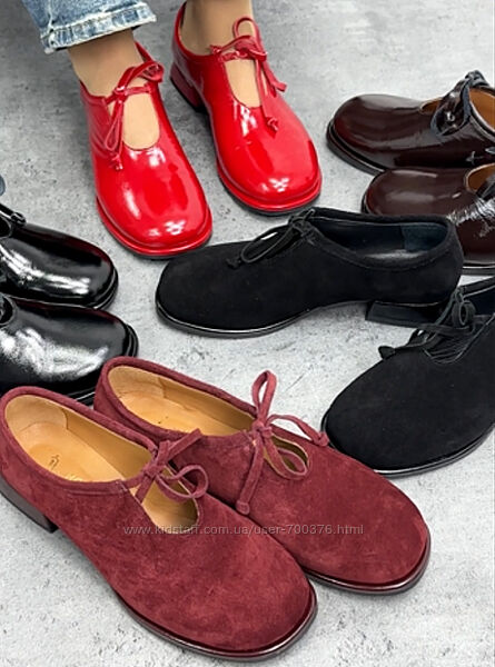 Туфлі, натуральна лакова шкіра/замша, чорні/шоколад/червоні/вишня
