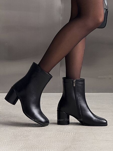 Ботильйони з анатомічним мисом barefoot, натуральна шкіра, чорні, демі