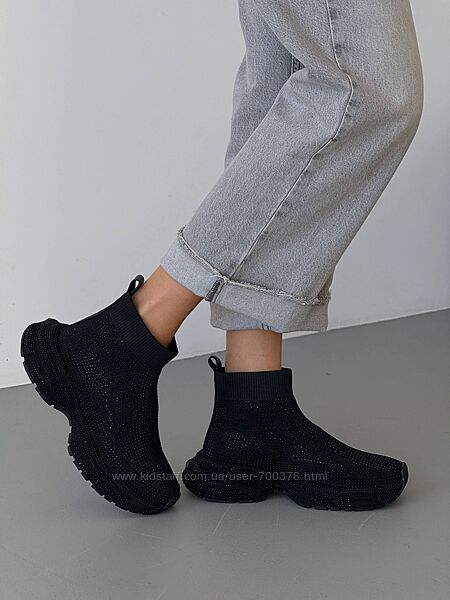 Кросівки демісезонні, з камінцями, чорні