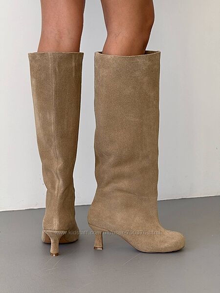 Чоботи, натуральна замша, з мякою халявою та розслабленим силуетом, пісок