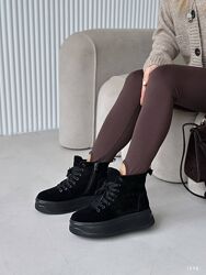 Черевики зимові, на платформі, натуральна замша, чорні