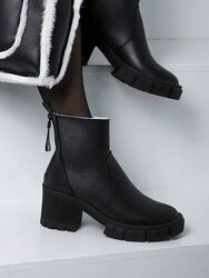 Зимові черевики, натуральна шкіра, чорні, стильні та комфортні