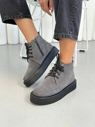 Черевики, натуральна замша, сірі на чорній підошві, демі/зима