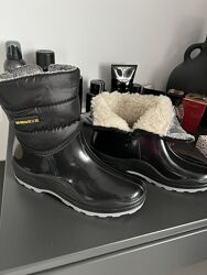 Женские резиновые сапоги, утепленные мехом 37 размер по стельке 23 см