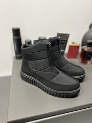 Чорні жіночі зимові дутіки укорочені дуже теплі та водонепроникні.