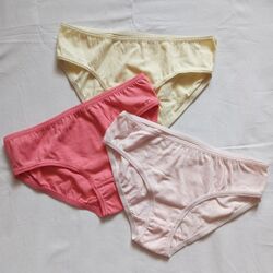 Новые трусики на 6-8 лет.