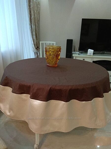 Скатертина святкова