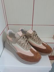 Жіночі стильні кросівки 39р. Натуральна шкіра і замша.