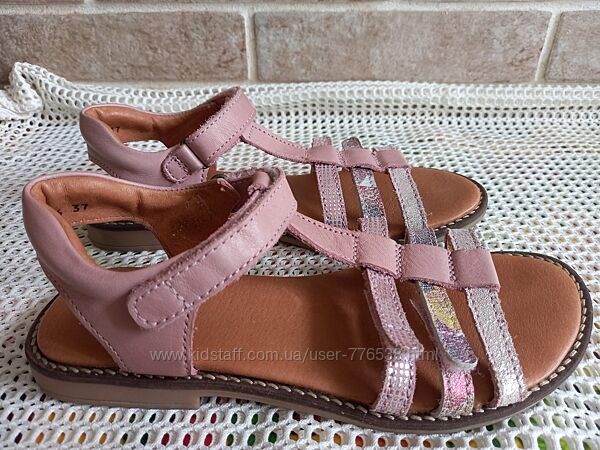 Кожанные босоножки 37р