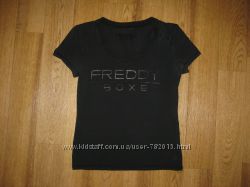 Спортивная футболка на - XS. фирмы - Freddy