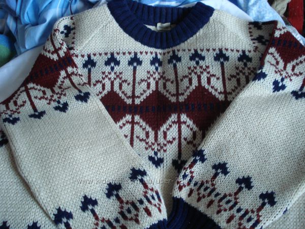 Свитер теплый с орнаментом