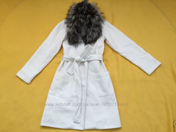 Шикарное новое пальто молочного цвета  с поясом. D&G копия.