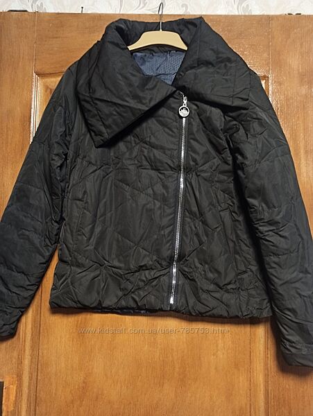 Курточка, демісезона, чорна.