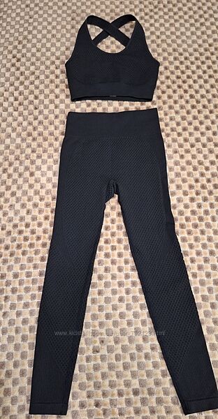 Костюм для спорту