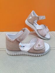 Кожаные босоножки TopKids 26р 631-18