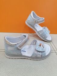 Кожаные босоножки Pinky 26р 508-P