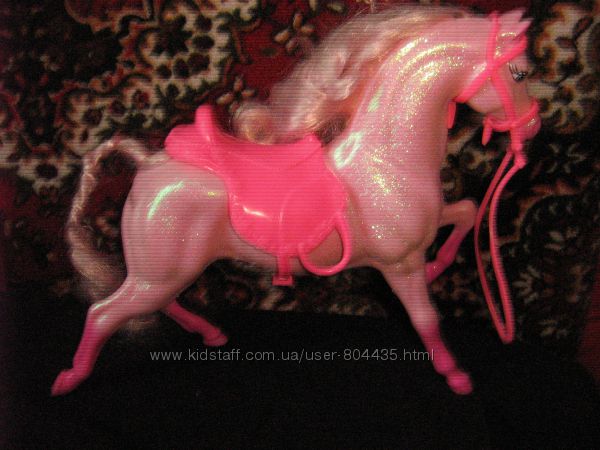 конь розовый перламутровый