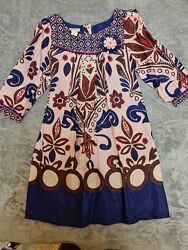 Святкова сукня з оригінальним орнаментом в етностилі
