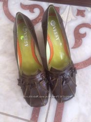 Удобные модные туфли 36р. нат. кожа