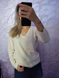 Базовий джемпер молочного кольору, светр