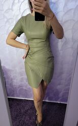 Оливкова шкіряна сукня з поясом
