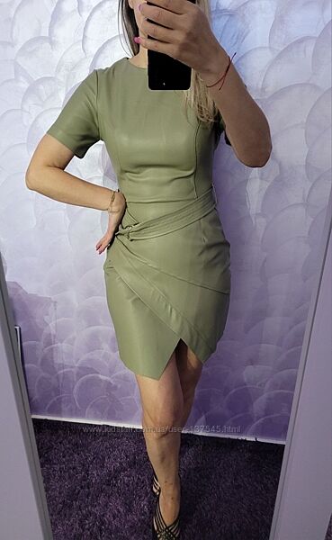 Оливкова шкіряна сукня з поясом