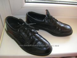 Новые туфли и в хорошем состоянии р. 38-40 26 и 27 см